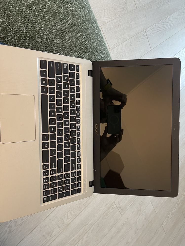Laptop X540M intel 4gb ram