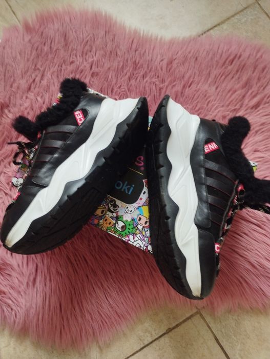 Сникърси от естествена кожа