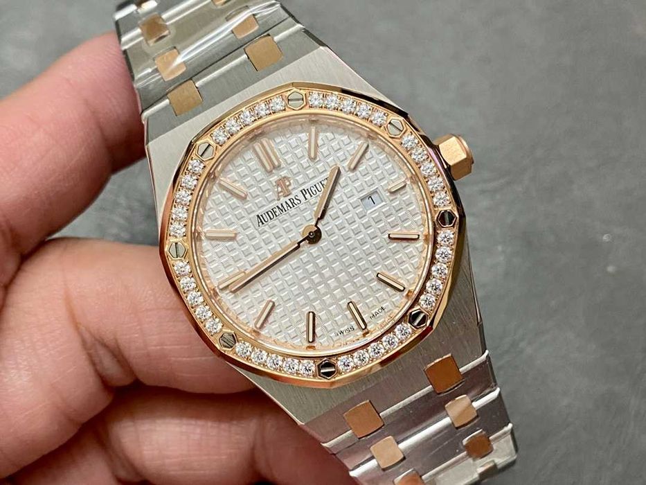 Кварцов дамски часовник Audemars Piguet Royal Oak