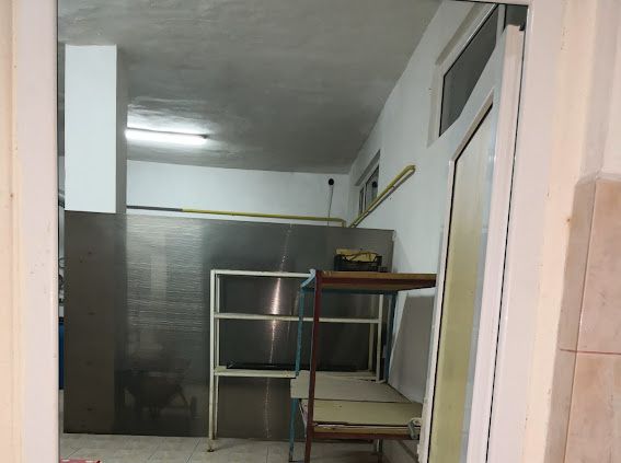Inchiriez proprietate mixta - vila generoasa si spatii de productie