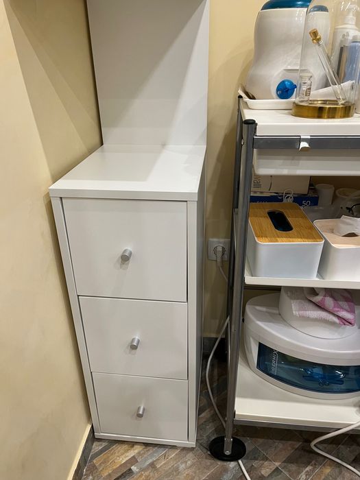 Шкаф - етажерка Бяла бюти