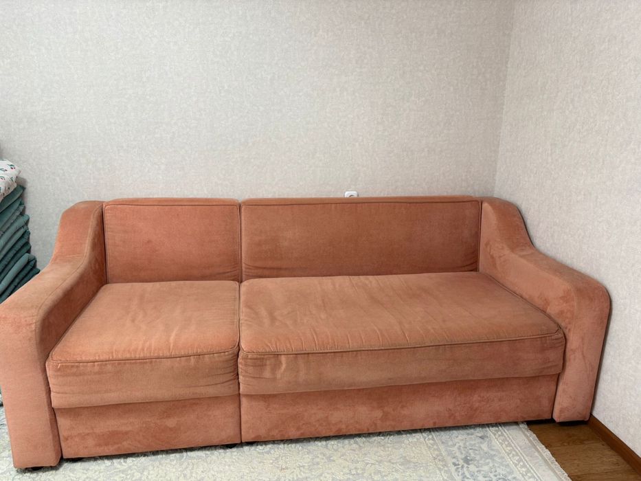 Продается Диван.