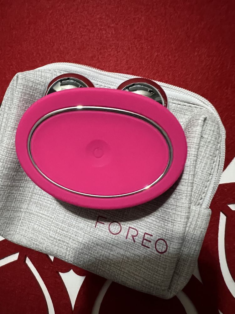 Foreo bear Fucsia dispozitiv cu microcurent