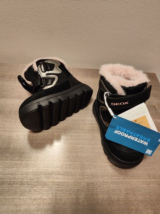 Vând ghetuțe de iarna Geox fetita