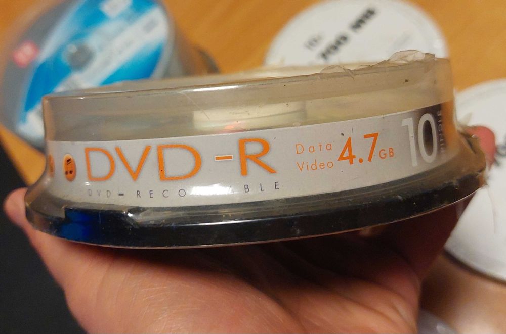 Dvd-r 4.7GB  CD-R 700Mb