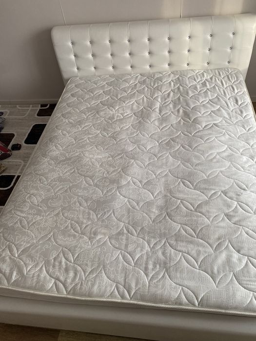 Продам Матрас 200*160