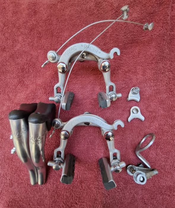 Frane Mafac cursiera bicicleta
