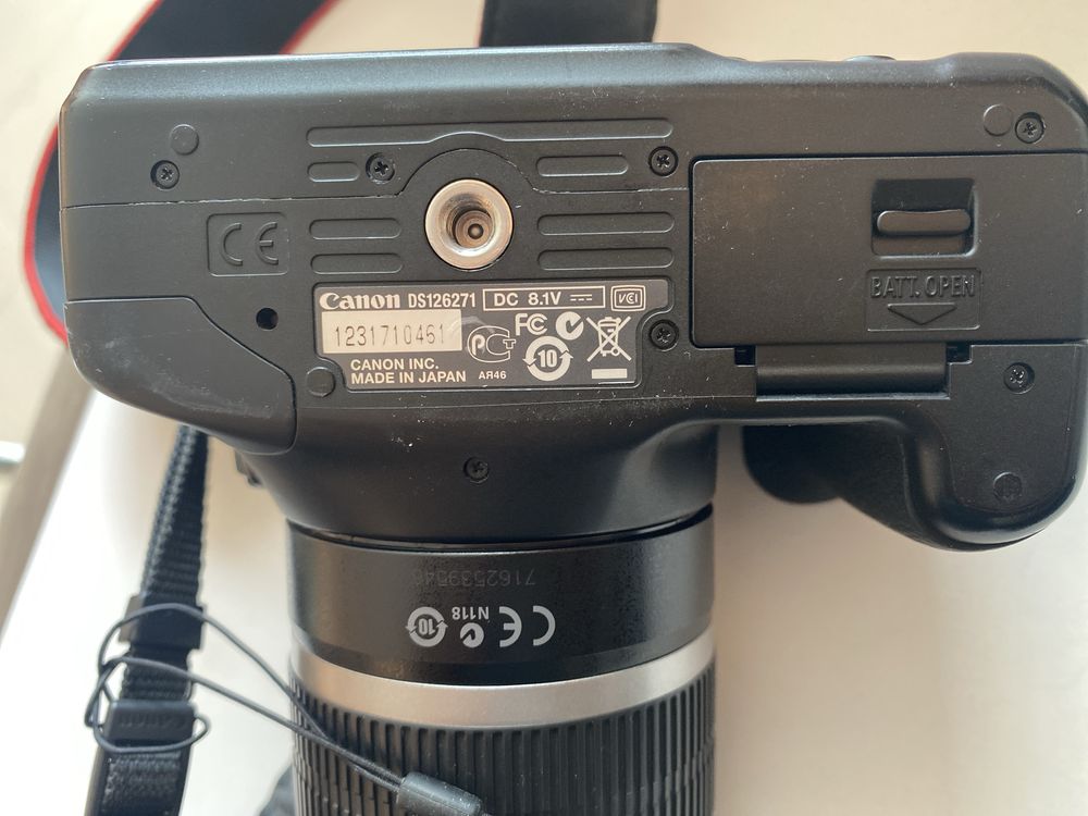 Фотоапарат Canon EOS 550D с два обектива