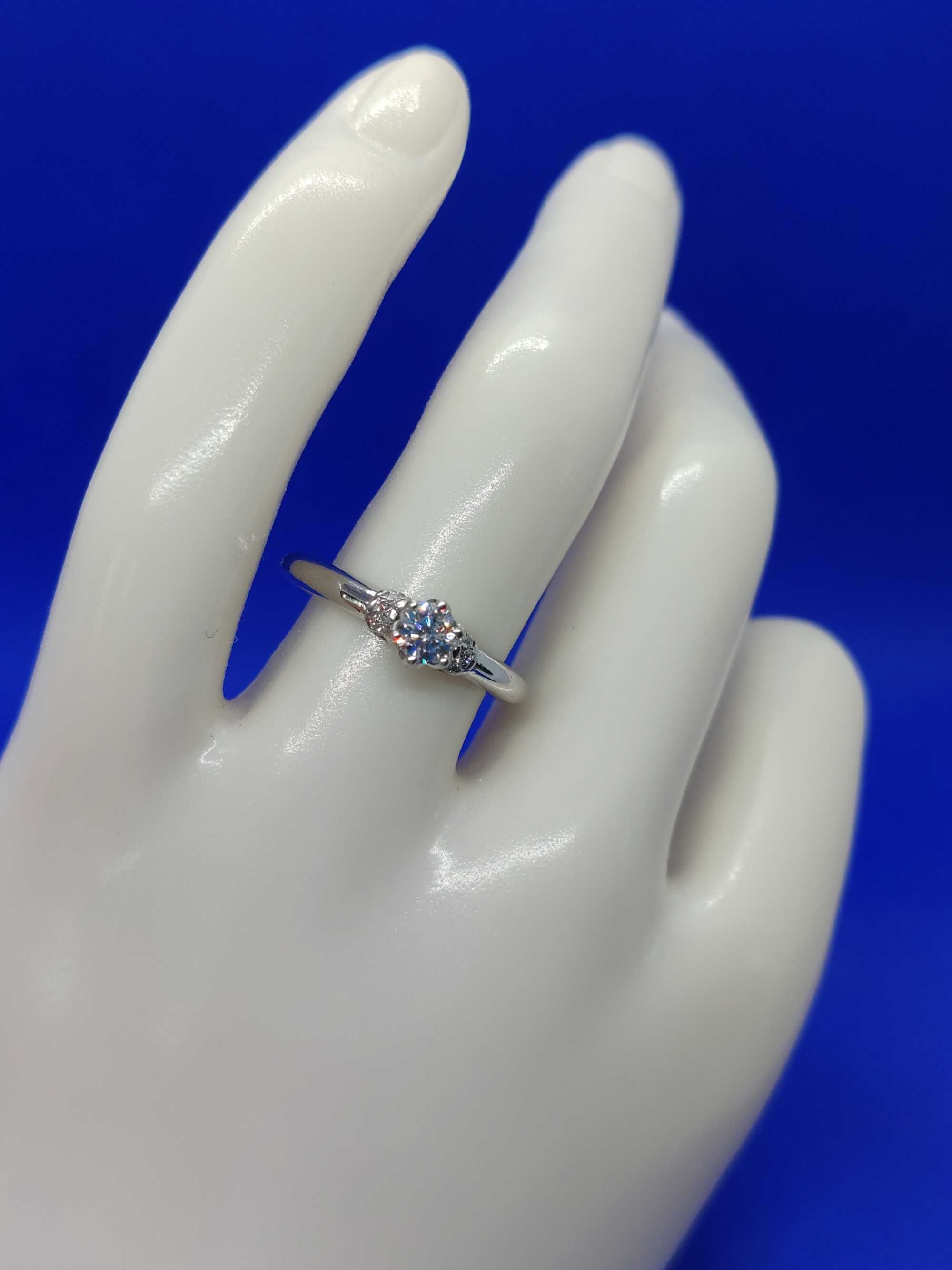 Годежен пръстен с диамант VVS1 0.23ct.