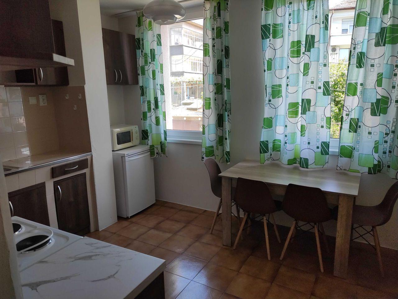 Дава се под наем Двустаен апартамент в Габрово, Бичкиня - 97 кв.м за 229.5 € - Снимка #4