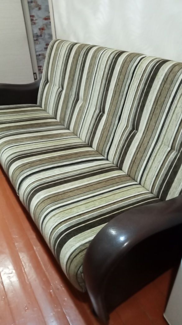 Мягкая мебель - диван и 2 кресла