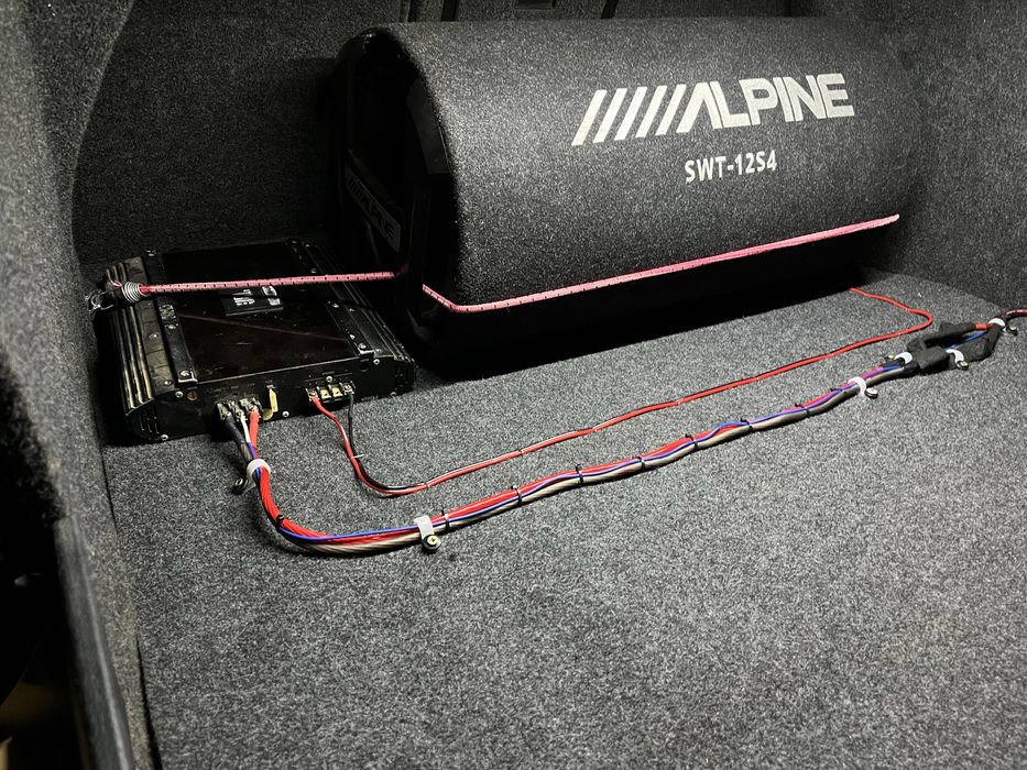 Montaj ambientale/Detailing auto Montaj condensatoare-subwoofere(etc)