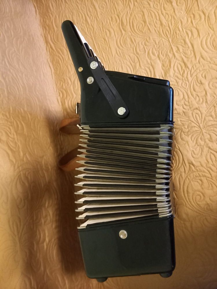 Acordeon Weltmeister 48 bași