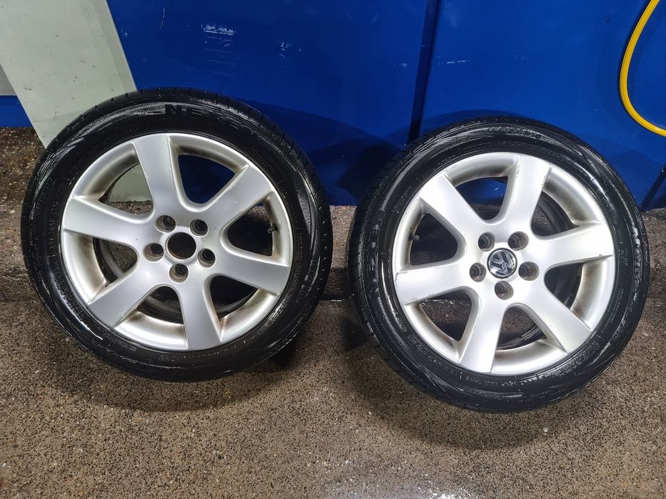 Гуми и джанти оригинални VW 15"