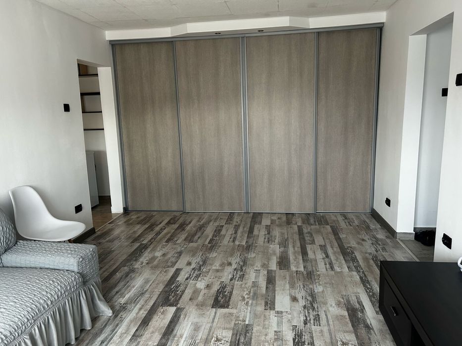 Vand apartament 3 camere