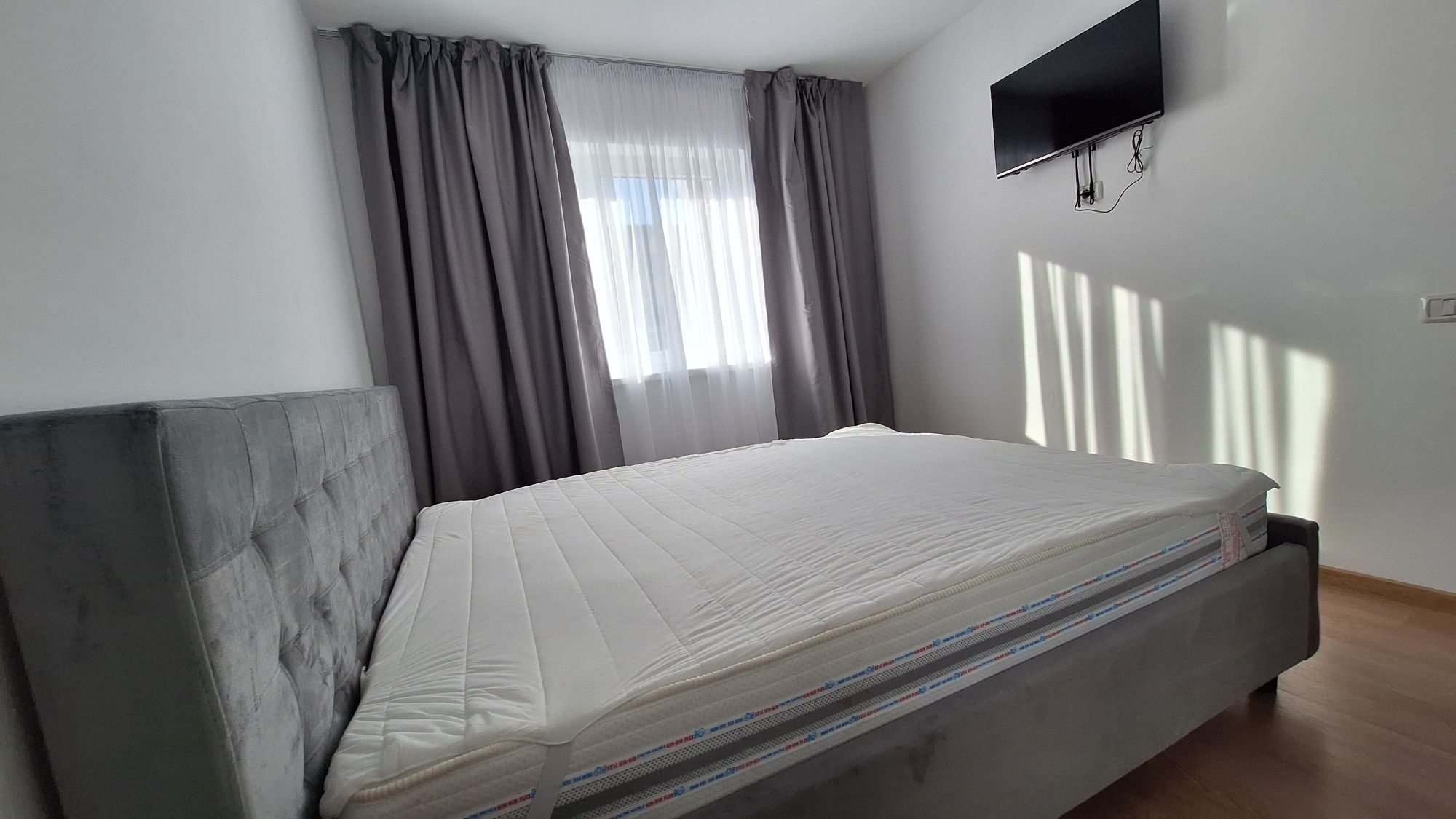 De închiriat apartament 2 camere open space