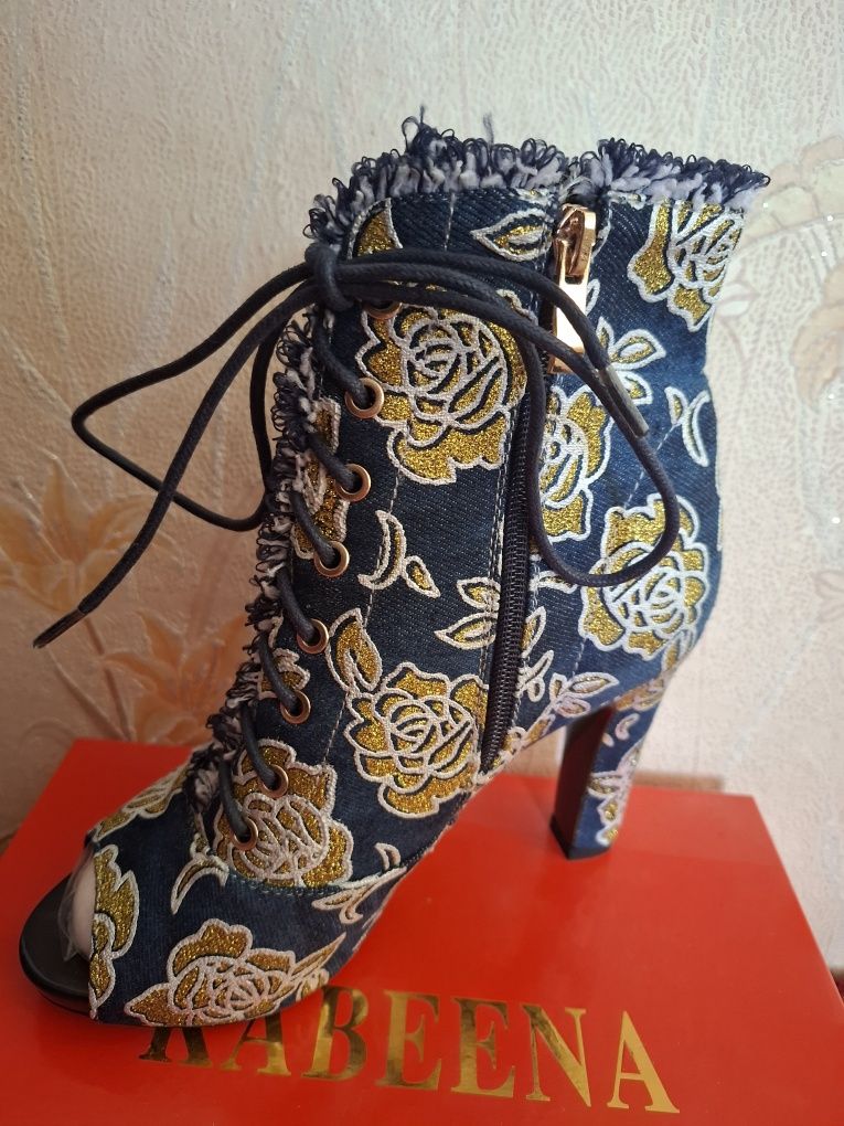 Джинсовые ботинки