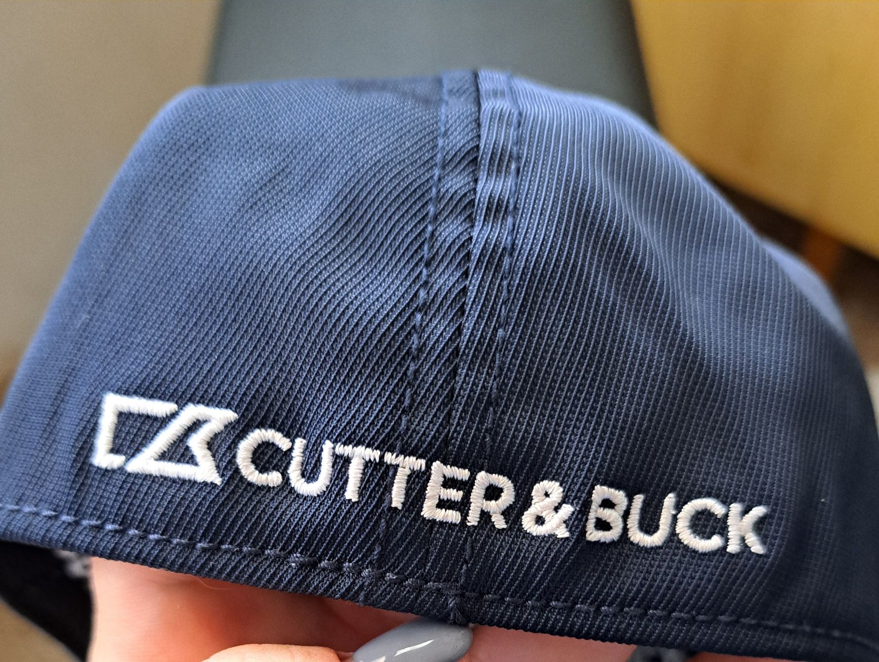 Шапка Cutter and Buck нова