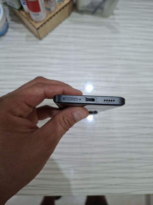 Redmi 13 pro plus 8/256 gb sotiladi  ili obmen iphoon 14 pro holati id