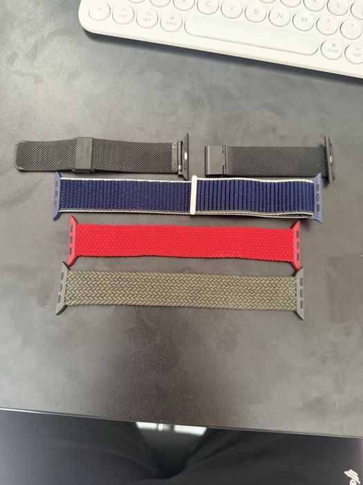 Каишки за apple watch se 44mm всички