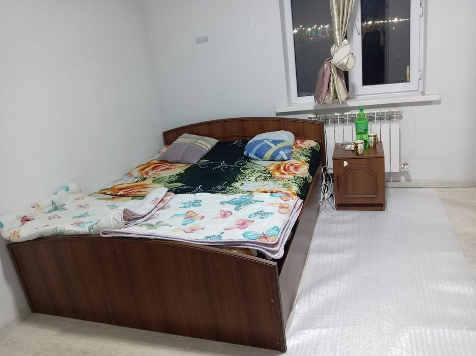 Спальный комплект:кровать, шкаф, трюмо