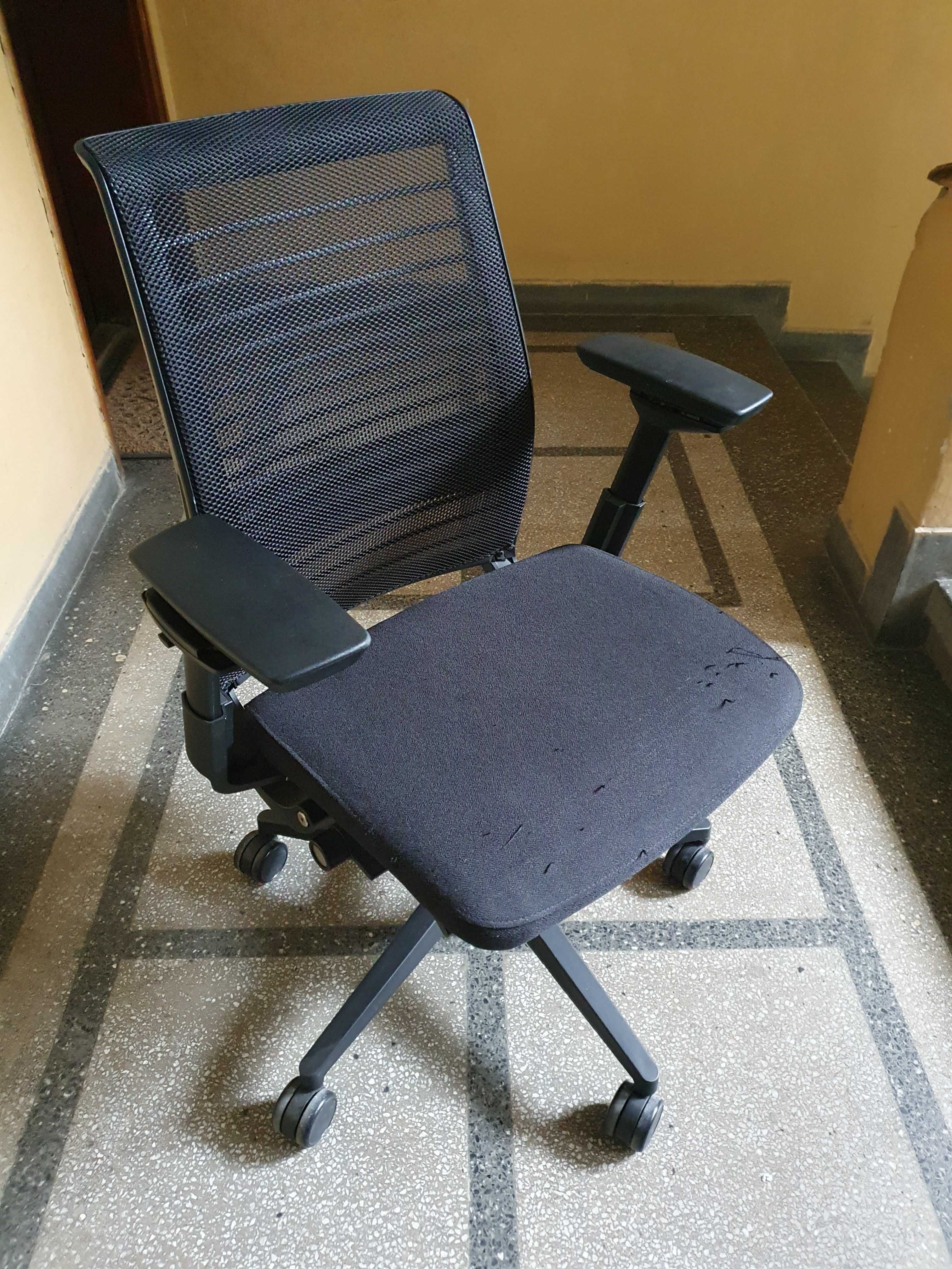 Офис стол SteelCase Think Black
