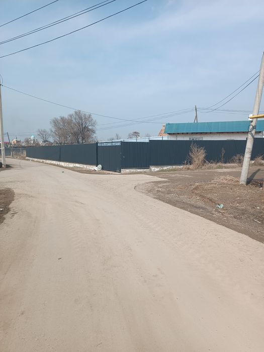 Продам времянку участок 8 соток можно под бизнес угловая