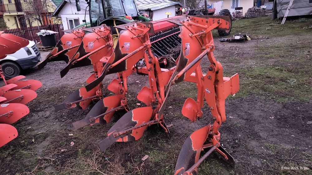 Plug Kuhn master 102 cu 4 brazde 3+1