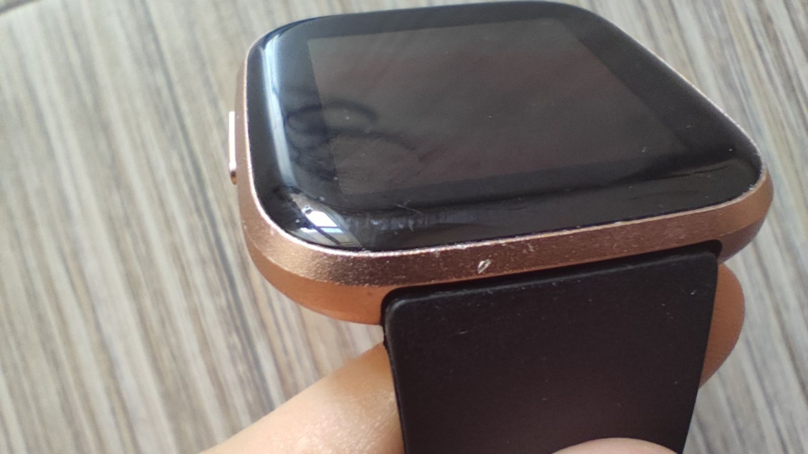 Fitbit Versa 2 смарт часовник