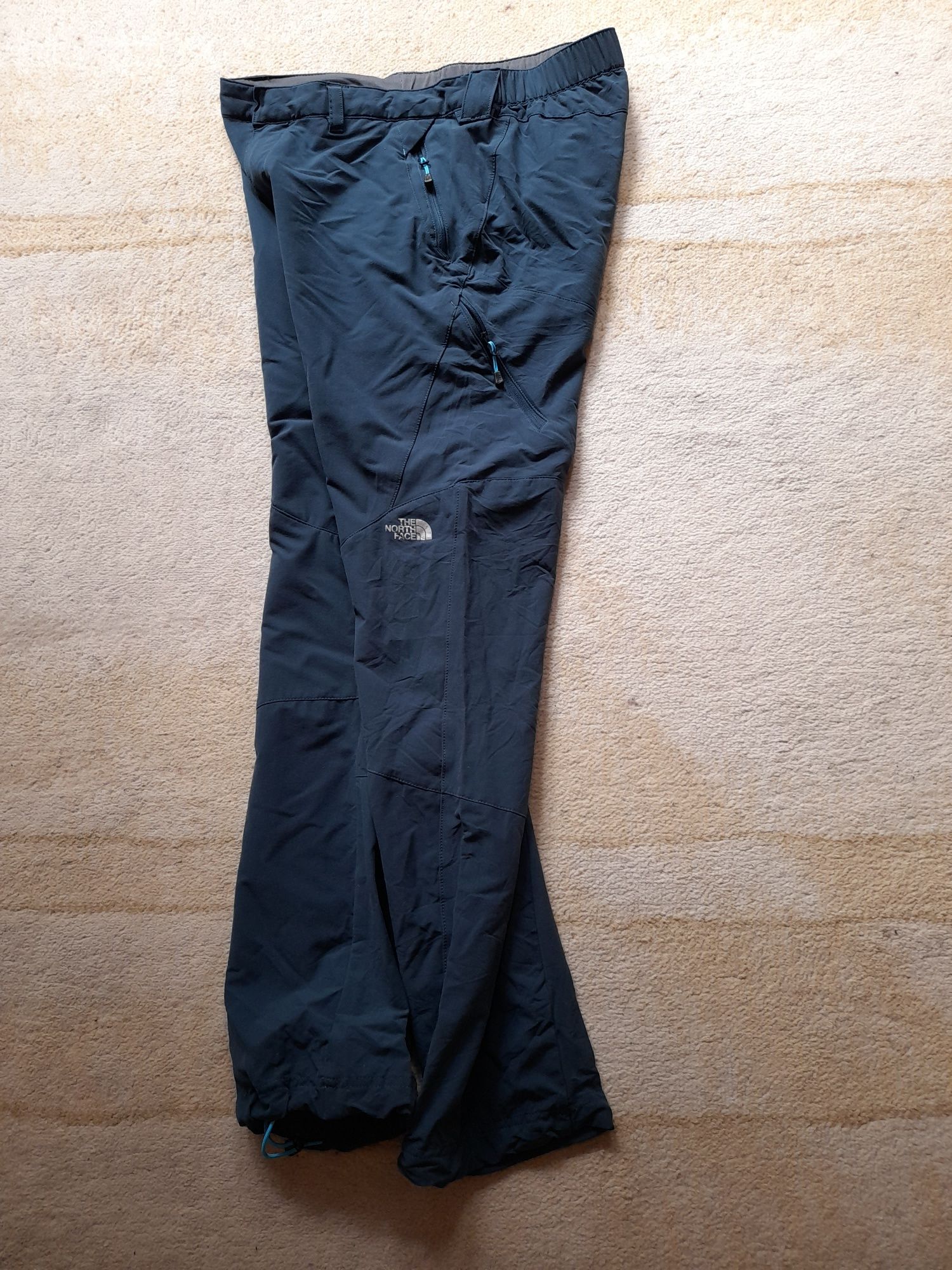 The north face дамски панталон M размер.
