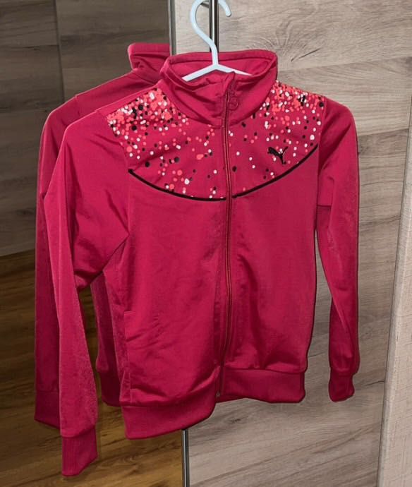 Продавам детски суйчер puma не носен!!!