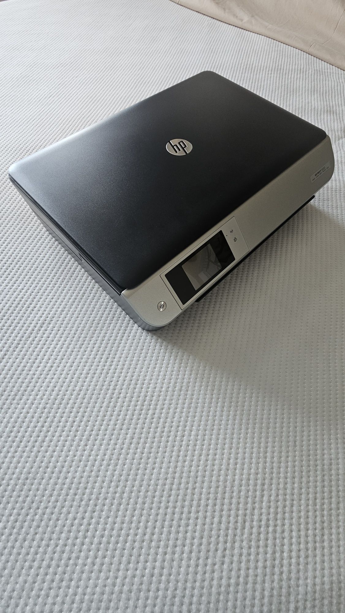 Inprimanta HP Envy 5530 e-All-in -One 
Imprimantă HP Envy 5530 e-All-i