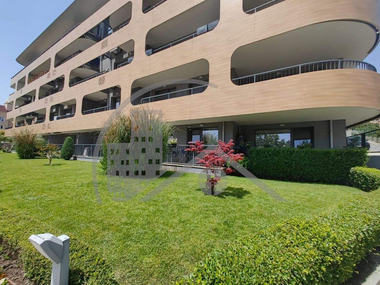 Продава се Тристаен апартамент в Варна, Бриз - 100 кв.м за 2550 €/кв.м - Снимка #10