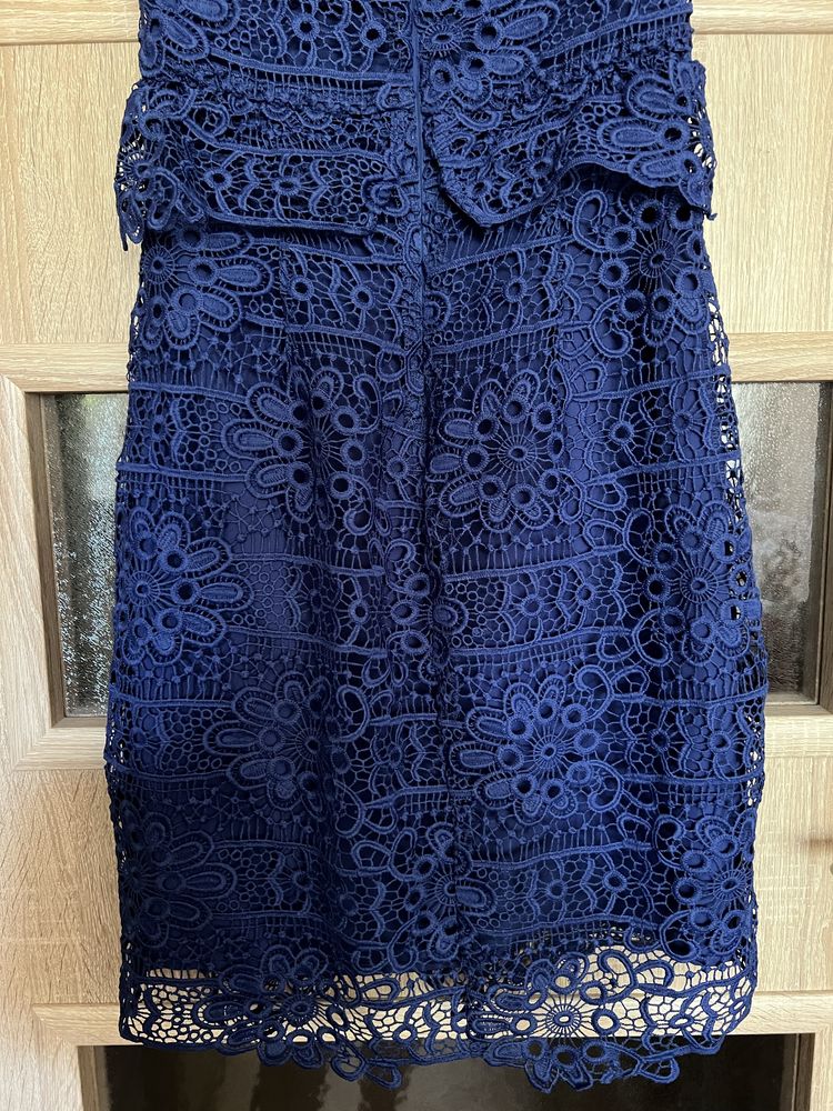 Рокля с дантела Guess