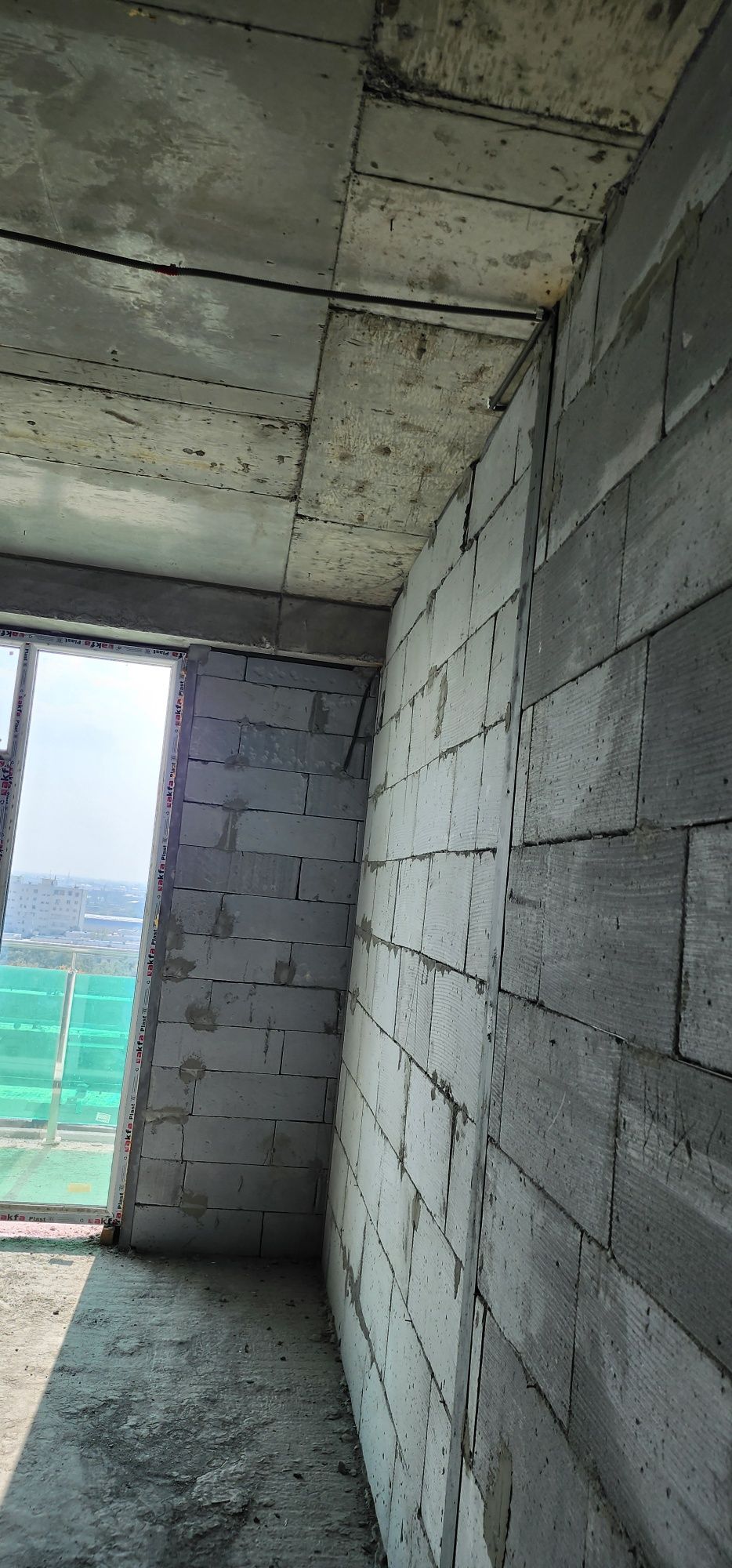 Продам квартиру Новастройка Хон Сарой  Салом Куйлик Кадастр бор 800$.