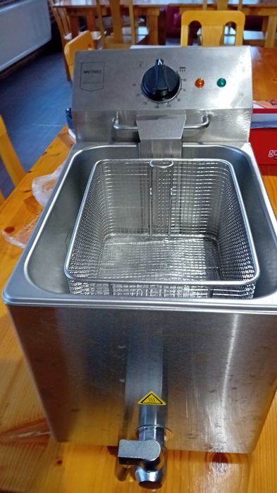 Friteoza electrica cu ulei 8 litri inox noua 2 buc