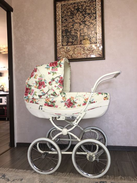 Продам коляску Geoby