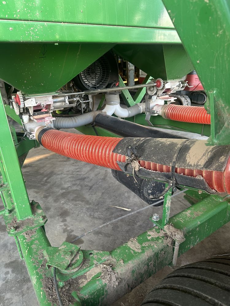Сеялка John Deere 740A