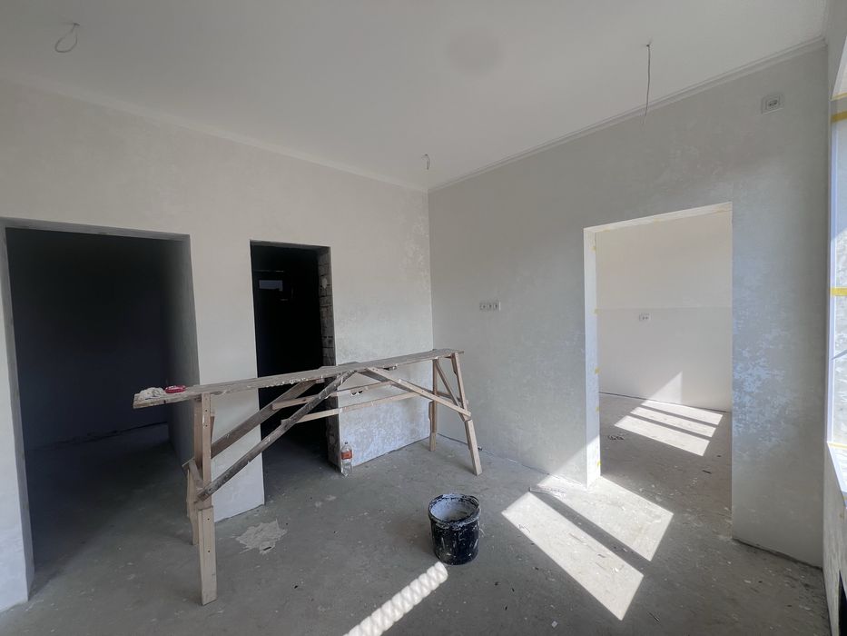 Nazarbek Mevazor 4 xona kadastor bor