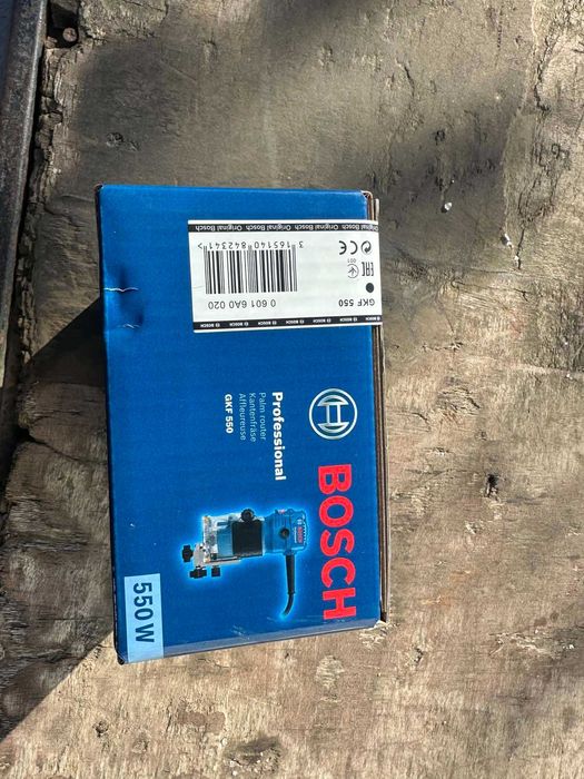 Оберфреза Bosch professional GKF 550