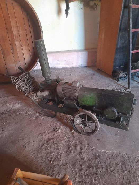 Pompa tras vin si drojdie