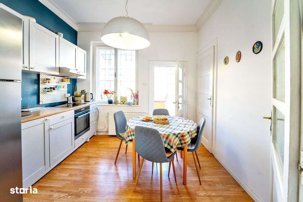 Casă pe un singur nivel, 3 camere+pivniță. Pod și curte.Zona Sub Arini