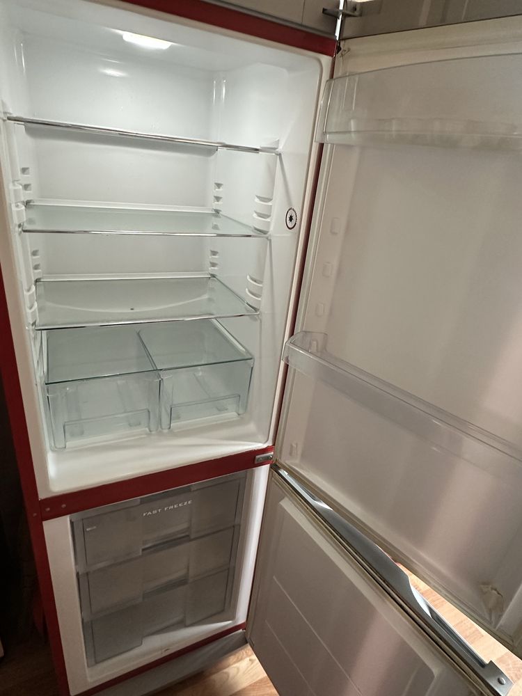 Продам холодильник