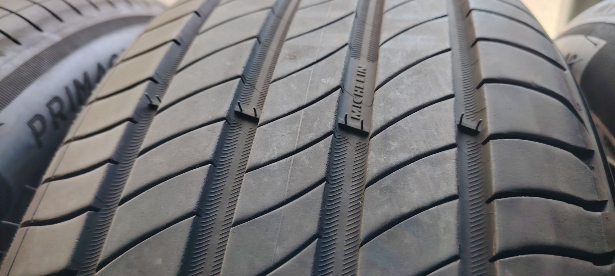 235 50 R18 Michelin primacy 4
