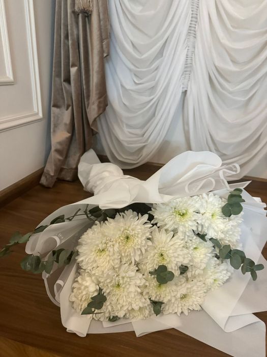 Белый букет цветов