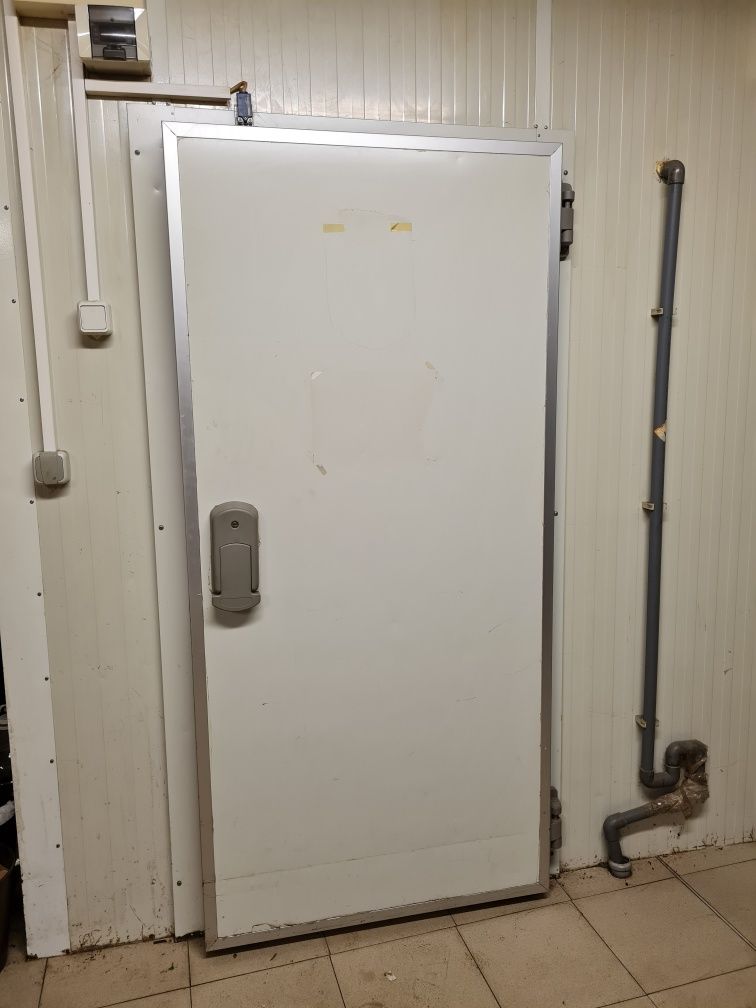 Врата за хладилна камера 85х185см с праг