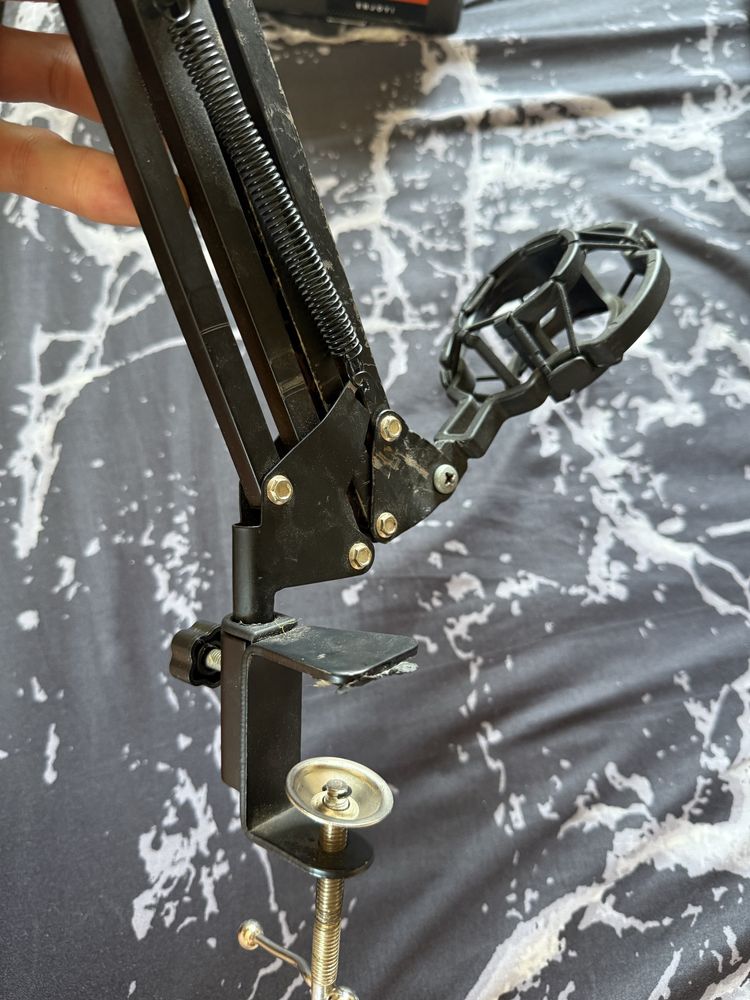 Микрофон BM 800.