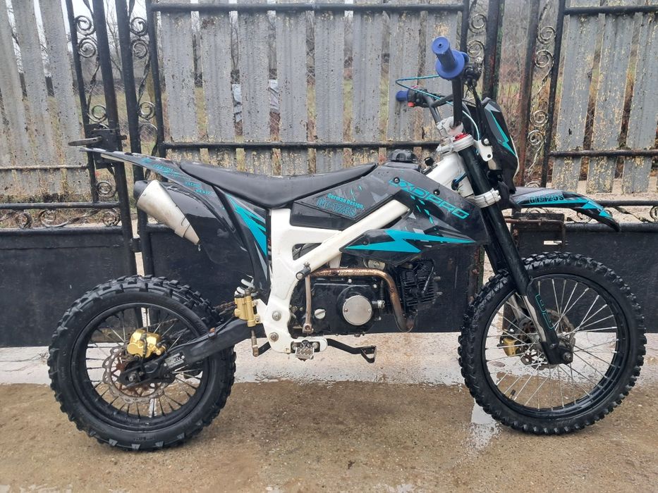Vand cross 125cc,cititi descrierea