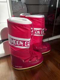 Moon boots hot pink
