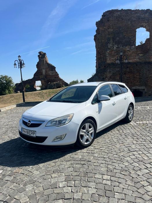 Opel Astra J Sport Tourer
